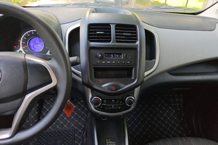 Used CHANGAN Benni E-Star 2021 National Edition Xin Yue Version Lithium Iron Phosphate (31.86 kWh) Audio And AC Panel