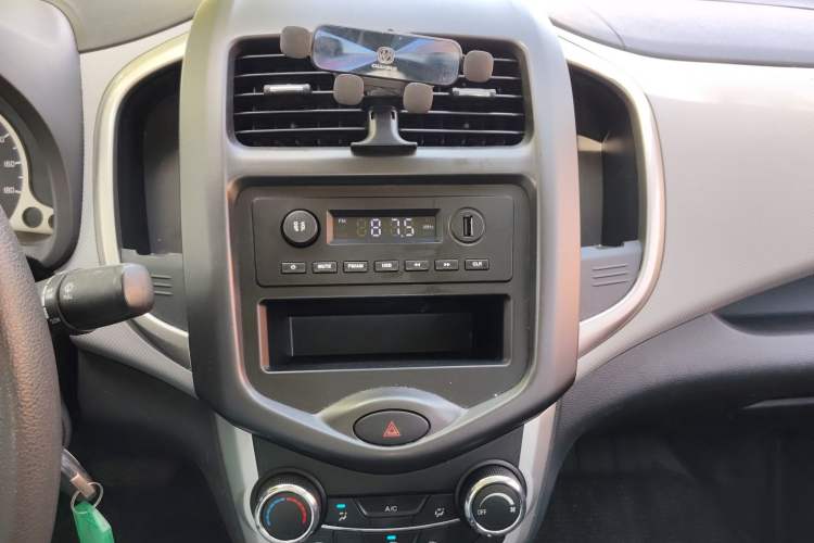 Used CHANGAN Benni E-Star 2021 National Edition Xin Yue Version (Fast-Charging Edition) Lithium Iron Phosphate (31.18 kWh) Audio And AC Panel
