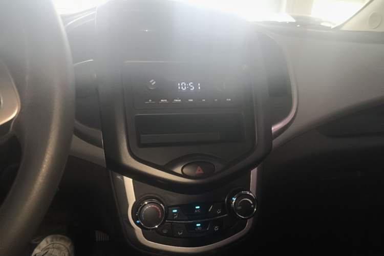 Used CHANGAN Benni E-Star 2021 National Edition Xinyi Edition Lithium-Ion Battery Audio And AC Panel