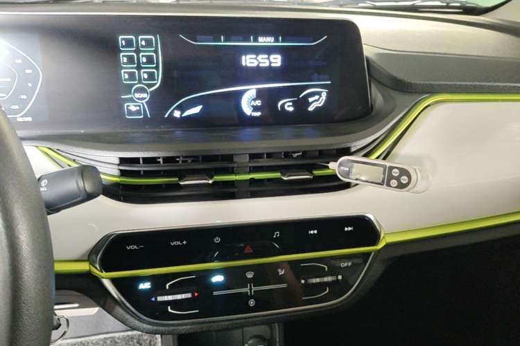 Used CHANGAN Benni E-Star 2021 National Edition Xinyi Edition (Fast-Charging Version) Lithium-NMC Audio And AC Panel