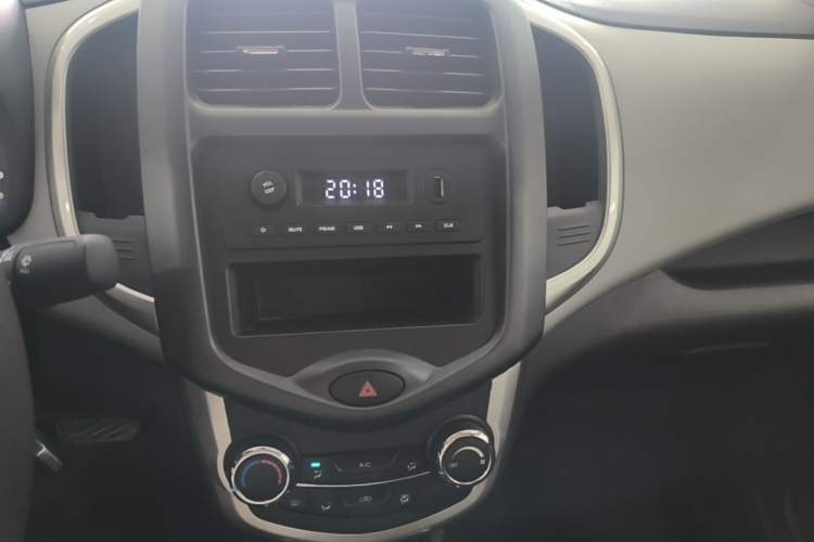 Used CHANGAN Benni E-Star 2021 National Edition Xin Yue Version Lithium Iron Phosphate (31.86 kWh) Audio And AC Panel