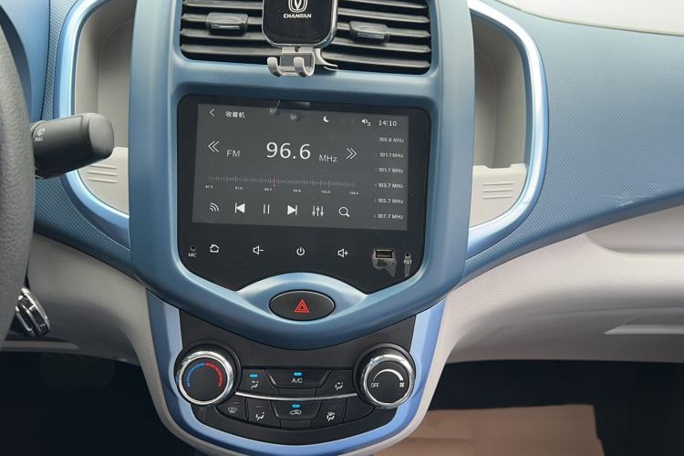 Used CHANGAN Benni E-Star 2021 National Edition Colorful Version Lithium Iron Phosphate (31.18 kWh) Audio And AC Panel