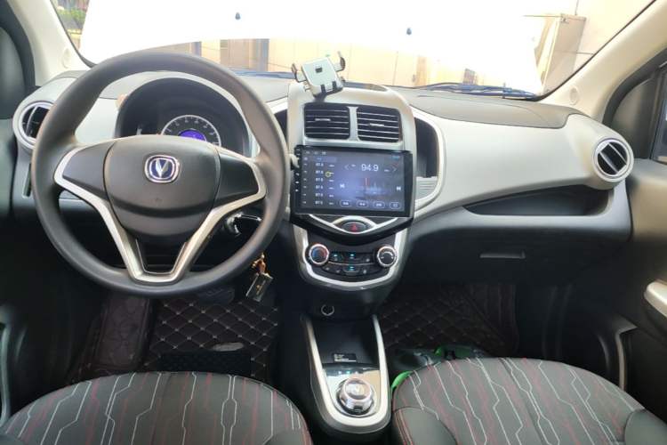 Used CHANGAN Benni E-Star 2021 National Edition Xin Yue Version Lithium-Ion Battery Center Console