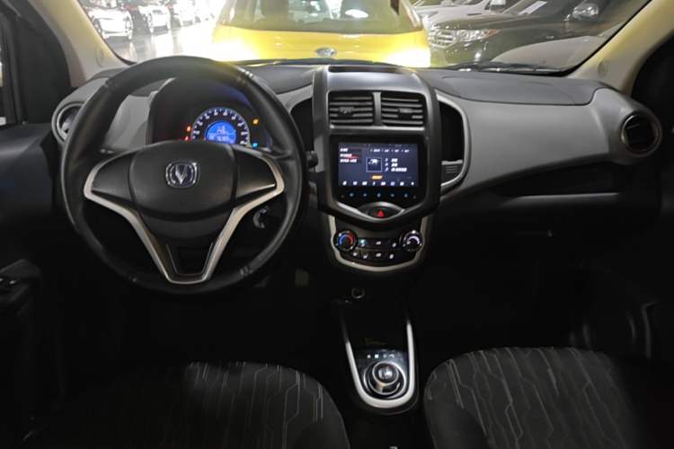 Used CHANGAN Benni E-Star 2021 National Edition Xin Yue Version (Fast-Charging Edition) Lithium Iron Phosphate (31.18 kWh) Center Console