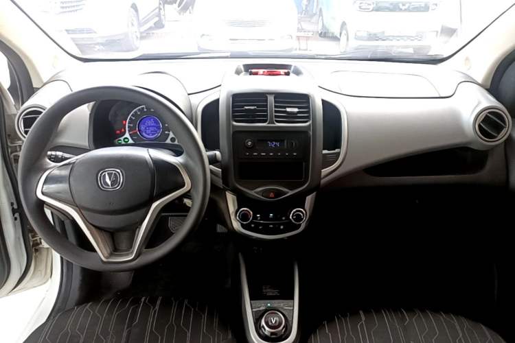 Used CHANGAN Benni E-Star 2021 National Edition Xin Yue Version (Fast-Charging Edition) Lithium Iron Phosphate (31.95 kWh) Center Console