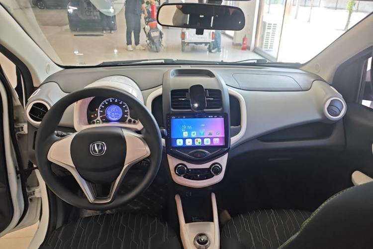 Used CHANGAN Benni E-Star 2021 National Edition Xin Yue Version (Fast-Charging Edition) Lithium Iron Phosphate (31.18 kWh) Center Console