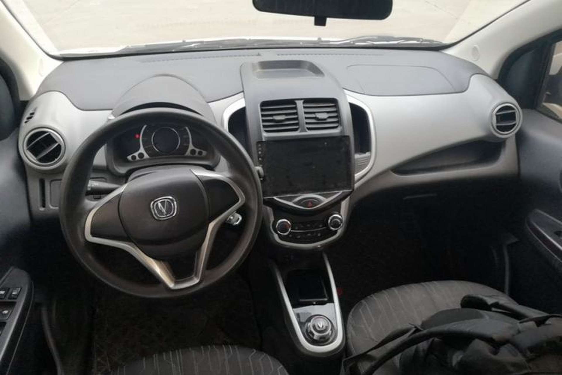 Used CHANGAN Benni E-Star 2021 National Edition Xin Yue Version Lithium Iron Phosphate (31.86 kWh) Center Console