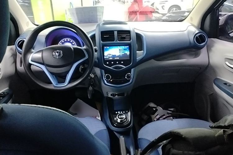 Used CHANGAN Benni E-Star 2021 National Edition Colorful Version Lithium Iron Phosphate (31.18 kWh) Center Console