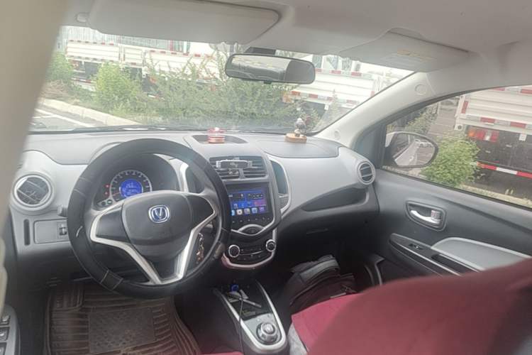 Used CHANGAN Benni E-Star 2021 National Edition Heart-Pounding Edition Lithium Iron Phosphate Center Console