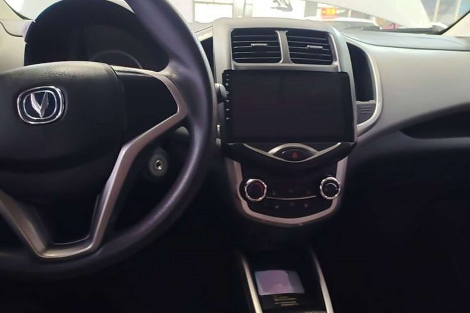 Used CHANGAN Benni E-Star 2021 National Edition Xinyi Edition Lithium Iron Phosphate (31.95 kWh) Center Console