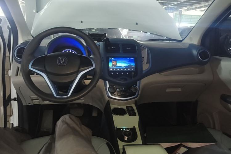 Used CHANGAN Benni E-Star 2021 National Edition Colorful Version Lithium Iron Phosphate (31.18 kWh) Center Console