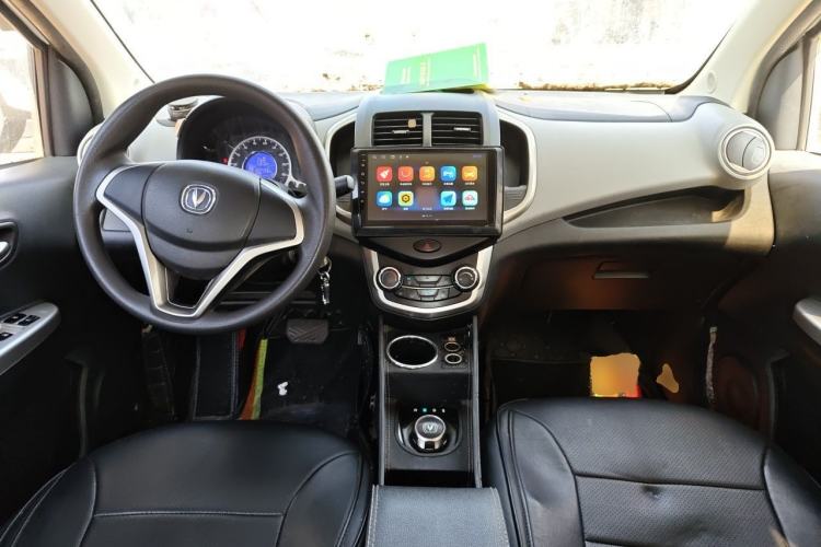 Used CHANGAN Benni E-Star 2021 National Edition Xin Yue Version (Fast-Charging Edition) Lithium Iron Phosphate (31.18 kWh) Center Console