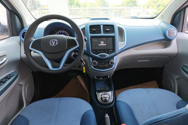 Used CHANGAN Benni E-Star 2021 National Edition Colorful Version Lithium Iron Phosphate (31.95 kWh) Center Console