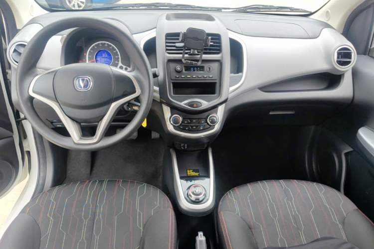 Used CHANGAN Benni E-Star 2021 National Edition Xin Yue Version Lithium-Ion Battery Center Console