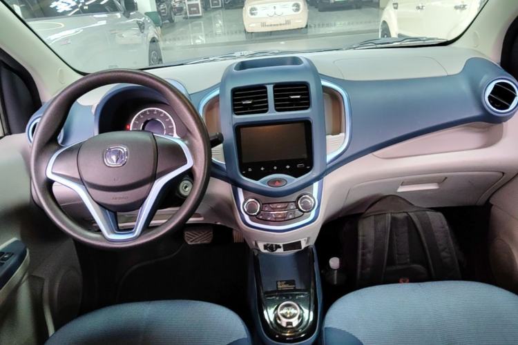 Used CHANGAN Benni E-Star 2021 National Edition Colorful Version Lithium Iron Phosphate (31.86 kWh) Center Console