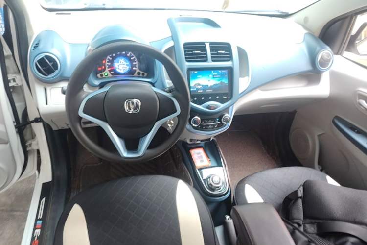 Used CHANGAN Benni E-Star 2021 National Edition Colorful Version Lithium Iron Phosphate (31.86 kWh) Center Console