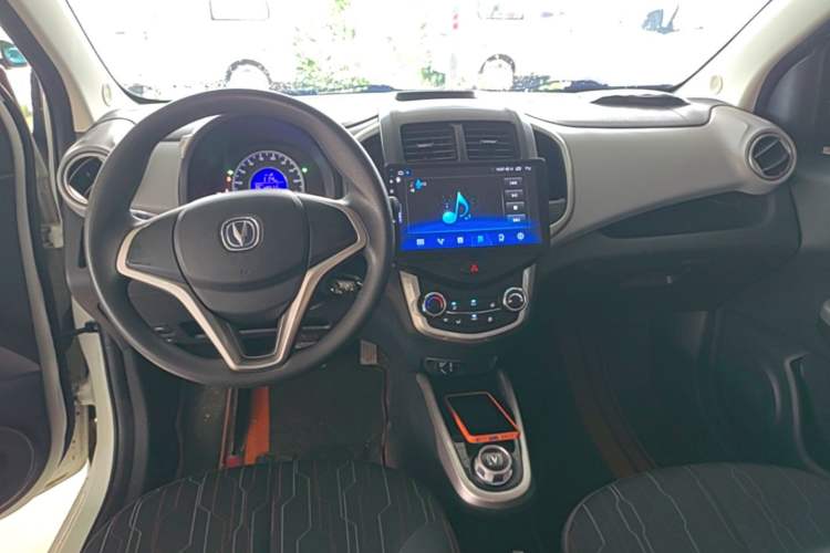 Used CHANGAN Benni E-Star 2021 National Edition Xin Yue Version Lithium-Ion Battery Center Console
