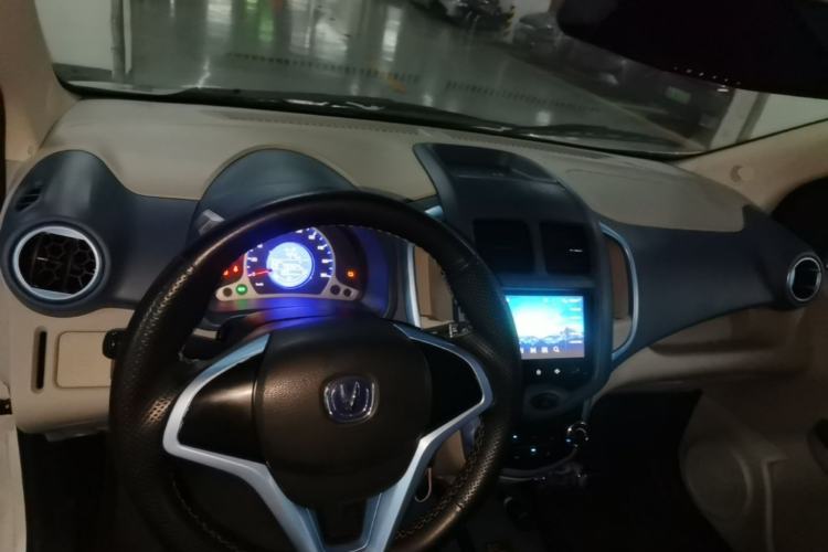 Used CHANGAN Benni E-Star 2021 National Edition Colorful Version Lithium Iron Phosphate (31.86 kWh) Center Console