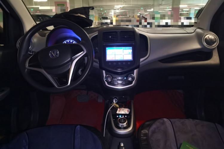 Used CHANGAN Benni E-Star 2021 National Edition Xin Yue Version Lithium-Ion Battery Center Console