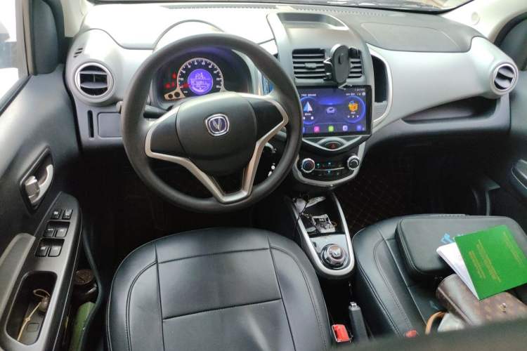 Used CHANGAN Benni E-Star 2021 National Edition Xin Yue Version (Fast-Charging Edition) Lithium Iron Phosphate (31.95 kWh) Center Console