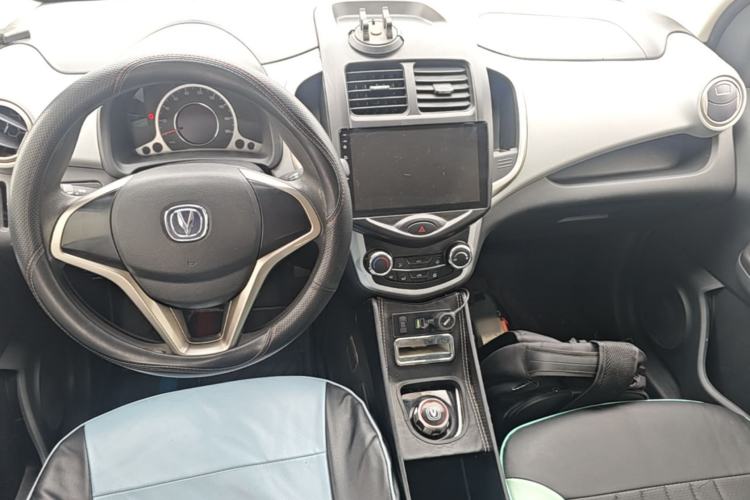 Used CHANGAN Benni E-Star 2021 National Edition Xin Yue Version (Fast-Charging Edition) Lithium Iron Phosphate (31.18 kWh) Center Console
