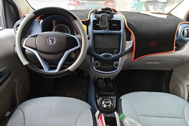 Used CHANGAN Benni E-Star 2021 National Edition Colorful Version Lithium Iron Phosphate (31.95 kWh) Center Console