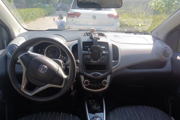 Used CHANGAN Benni E-Star 2021 National Edition Xin Yue Version (Fast-Charging Edition) Lithium Iron Phosphate (31.95 kWh) Center Console