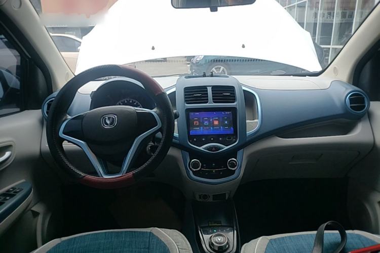 Used CHANGAN Benni E-Star 2021 National Edition Colorful Version Lithium Iron Phosphate (31.18 kWh) Center Console