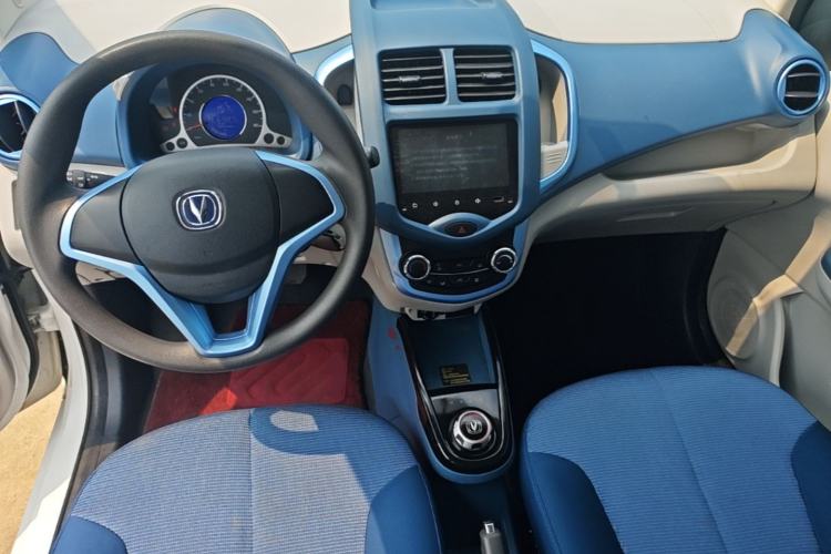 Used CHANGAN Benni E-Star 2021 National Edition Colorful Version Lithium Iron Phosphate (31.95 kWh) Center Console