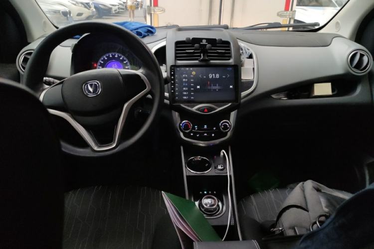 Used CHANGAN Benni E-Star 2021 National Edition Xin Yue Version Lithium Iron Phosphate (31.86 kWh) Center Console