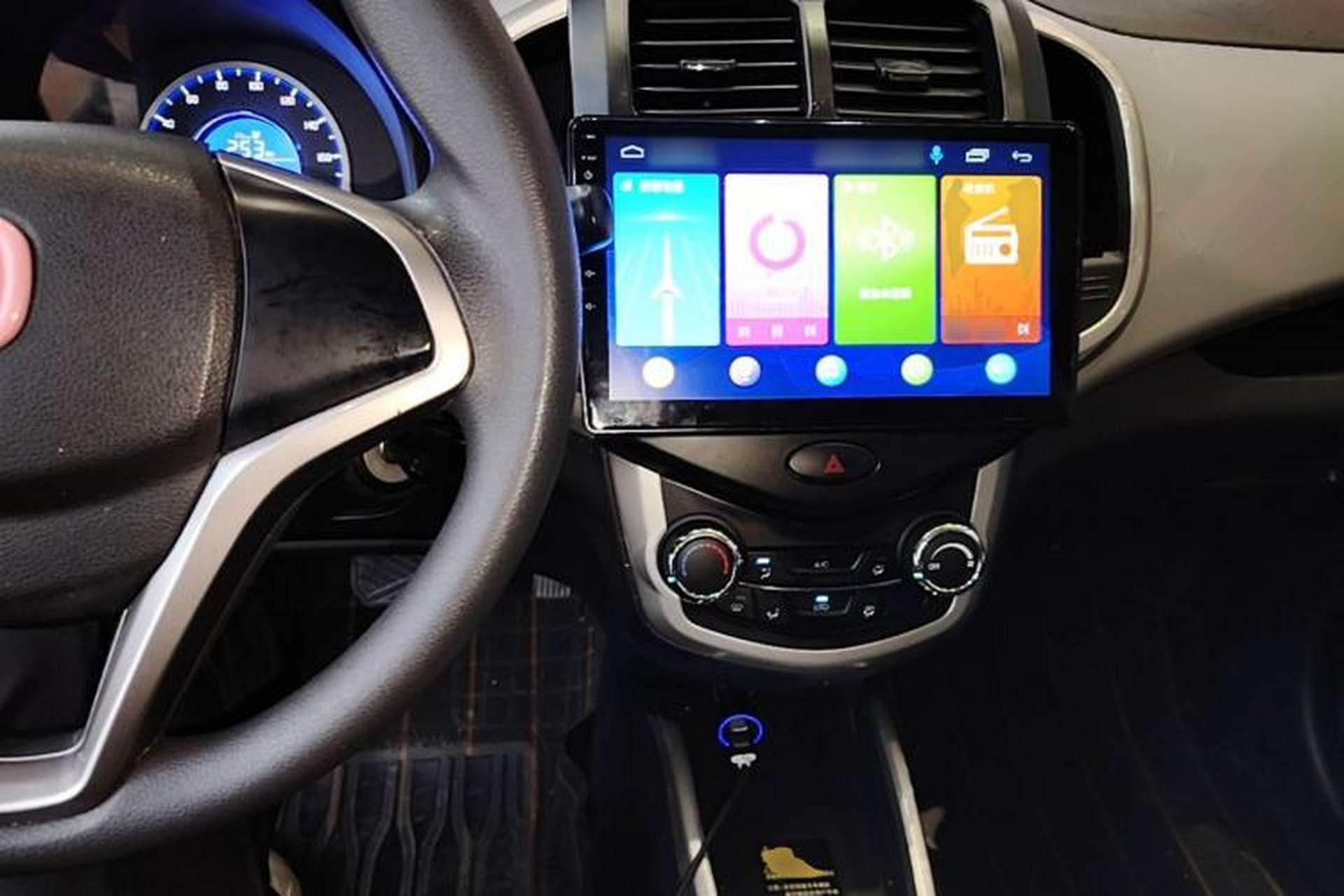 Used CHANGAN Benni E-Star 2021 National Edition Xin Yue Version Lithium-Ion Battery Center Console
