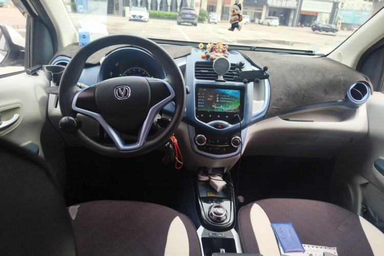 Used CHANGAN Benni E-Star 2021 National Edition XinYi Edition Lithium Iron Phosphate (31.86 kWh) Center Console