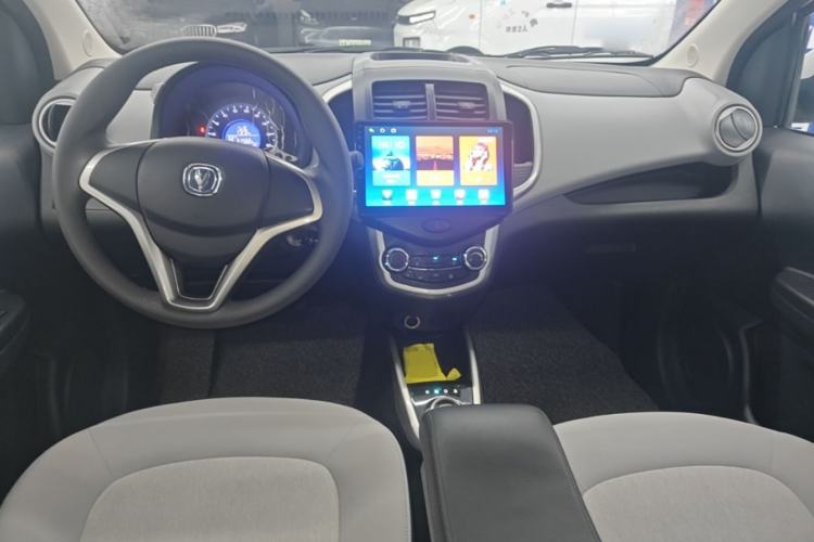 Used CHANGAN Benni E-Star 2021 National Edition Xinyi Version (Fast-Charging Edition) Lithium Iron Phosphate (31.95 kWh) Center Console
