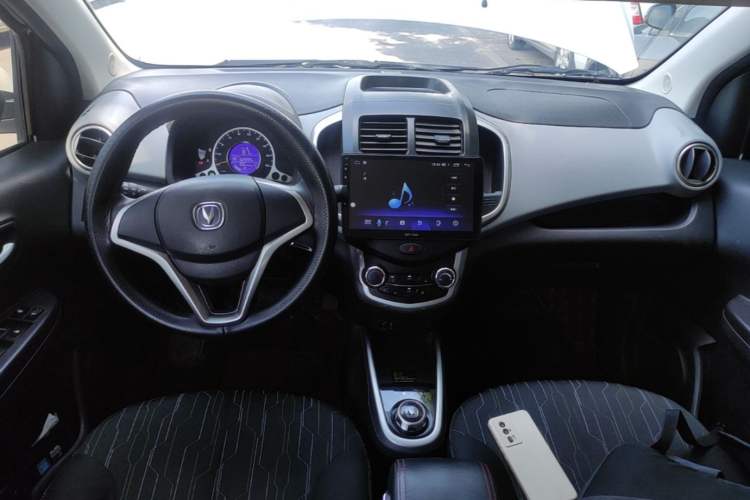 Used CHANGAN Benni E-Star 2021 National Edition Xinyi Version (Fast-Charging Edition) Lithium Iron Phosphate (31.95 kWh) Center Console