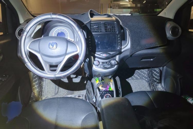 Used CHANGAN Benni E-Star 2021 National Edition Xin Yue Version (Fast-Charging Edition) Lithium Iron Phosphate (31.18 kWh) Center Console