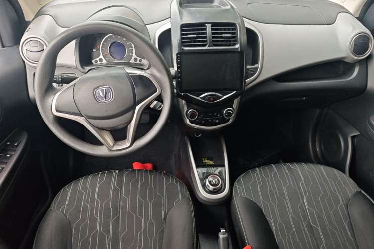 Used CHANGAN Benni E-Star 2021 National Edition Xin Yue Version (Fast-Charging Edition) Lithium Iron Phosphate (31.18 kWh) Center Console