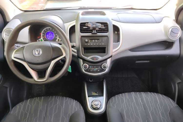 Used CHANGAN Benni E-Star 2021 National Edition Xin Yue Version (Fast-Charging Edition) Lithium Iron Phosphate (31.18 kWh) Center Console