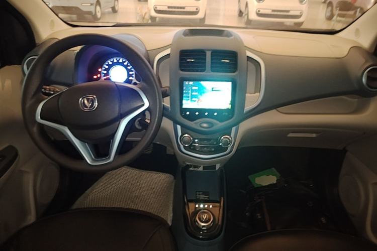 Used CHANGAN Benni E-Star 2021 National Edition Colorful Version Lithium Iron Phosphate (31.18 kWh) Center Console
