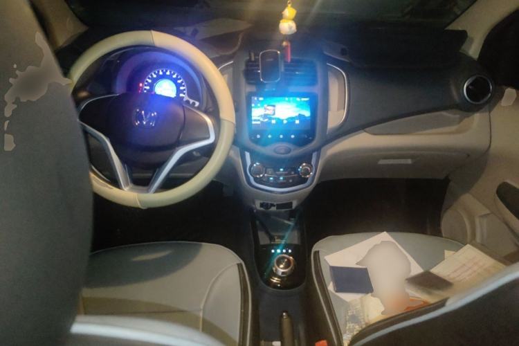 Used CHANGAN Benni E-Star 2021 National Edition Colorful Version Lithium Iron Phosphate (31.18 kWh) Center Console