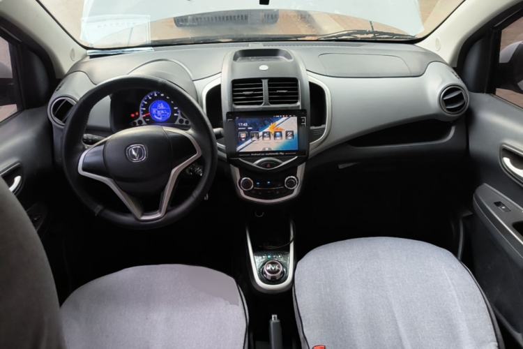 Used CHANGAN Benni E-Star 2021 National Edition Xin Yue Version (Fast-Charging Edition) Lithium Iron Phosphate (31.18 kWh) Center Console