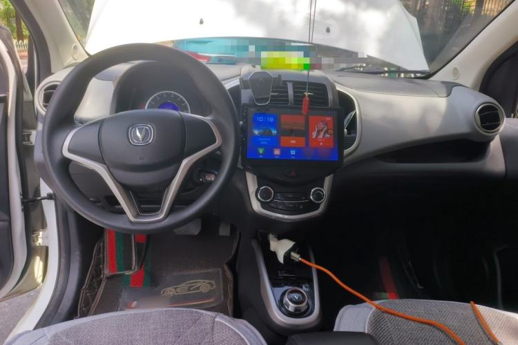 Used CHANGAN Benni E-Star 2021 National Edition Xin Yue Version (Fast-Charging Edition) Lithium Iron Phosphate (31.18 kWh) Center Console