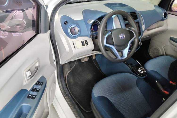 Used CHANGAN Benni E-Star 2021 National Edition Colorful Version Lithium Iron Phosphate (31.86 kWh) Driver Seat