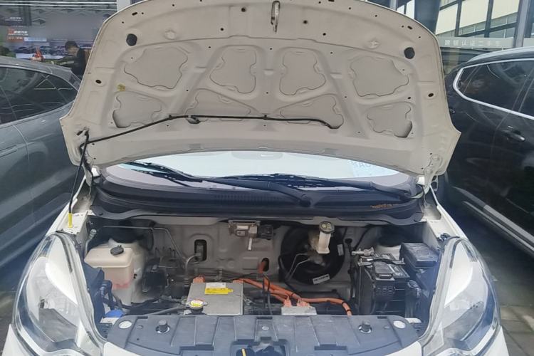 Used CHANGAN Benni E-Star 2021 National Edition Colorful Version Lithium Iron Phosphate (31.86 kWh) Engine Bay