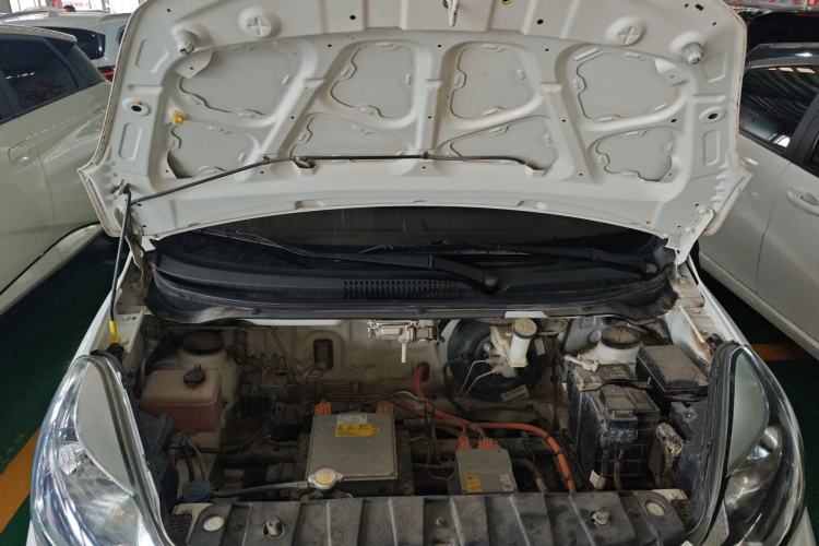 Used CHANGAN Benni E-Star 2021 National Edition Colorful Version Lithium Iron Phosphate (31.86 kWh) Engine Bay