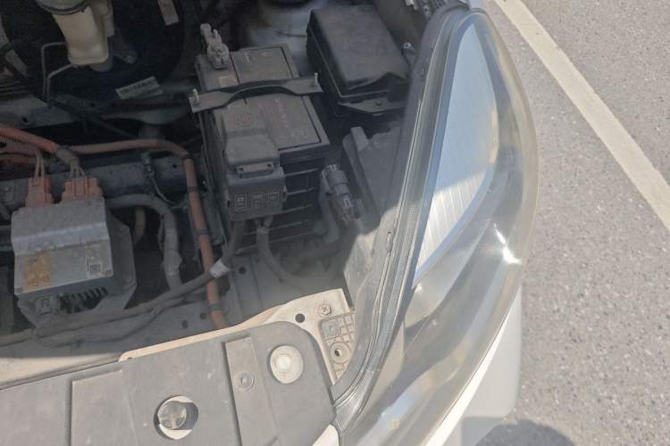 Used CHANGAN Benni E-Star 2021 National Edition Colorful Version Lithium Iron Phosphate (31.95 kWh) Engine Bay Left