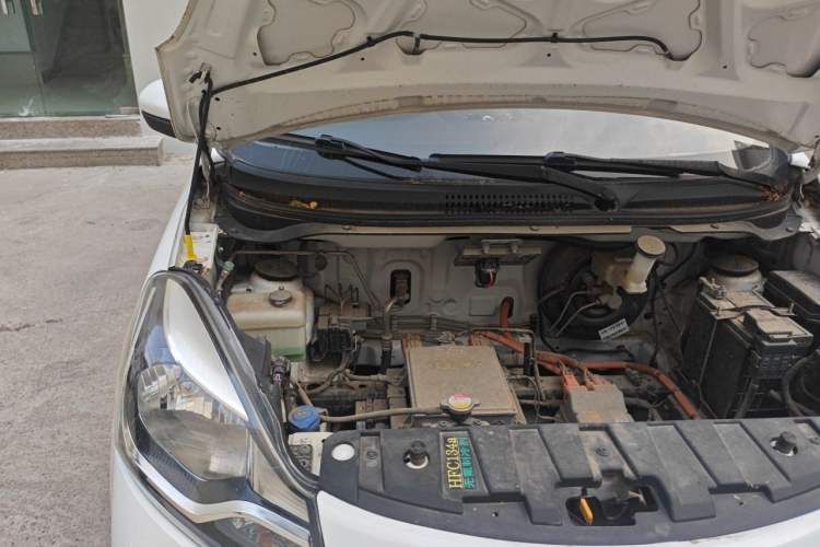 Used CHANGAN Benni E-Star 2021 National Edition Xin Yue Version Lithium Iron Phosphate (31.86 kWh) Engine Bay Right