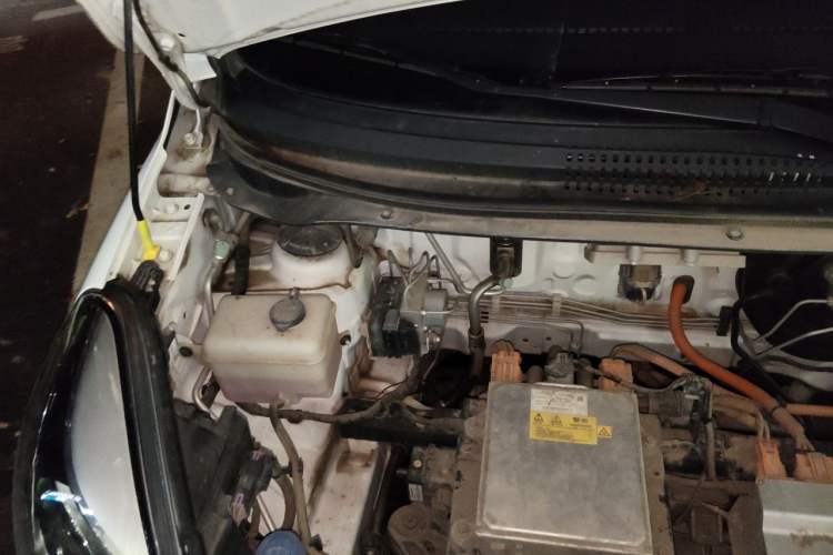 Used CHANGAN Benni E-Star 2021 National Edition Xin Yue Version Lithium Iron Phosphate (31.86 kWh) Engine Bay Right