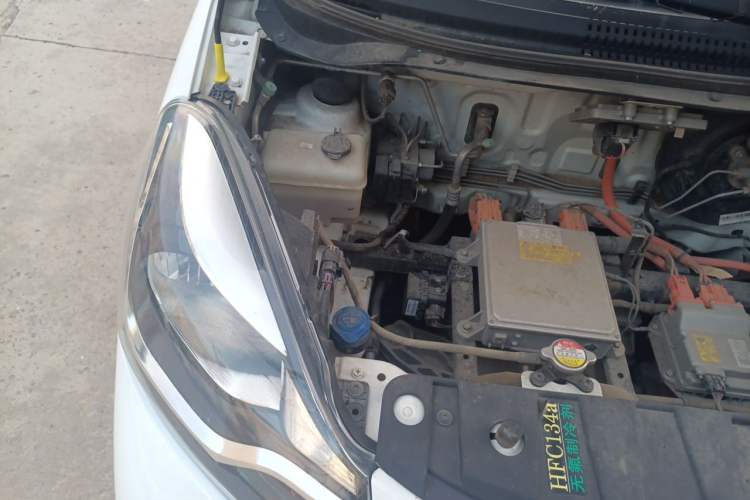 Used CHANGAN Benni E-Star 2021 National Edition Xin Yue Version Lithium Iron Phosphate (31.86 kWh) Engine Bay Right