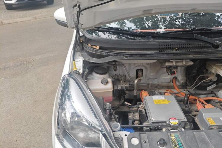 Used CHANGAN Benni E-Star 2021 National Edition Colorful Version Lithium Iron Phosphate (31.86 kWh) Engine Bay Right