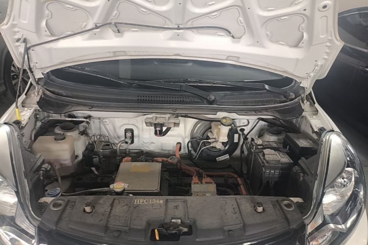 Used CHANGAN Benni E-Star 2021 National Edition Xinyi Edition Lithium-Ion Battery Engine Bay